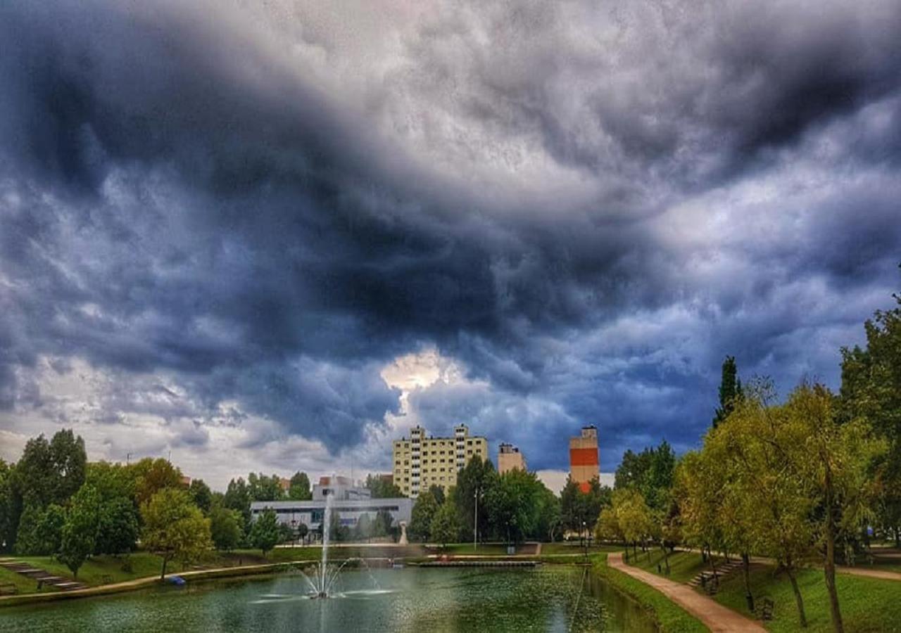 Kertvarosi Apartman Tiszaújváros Kamer foto