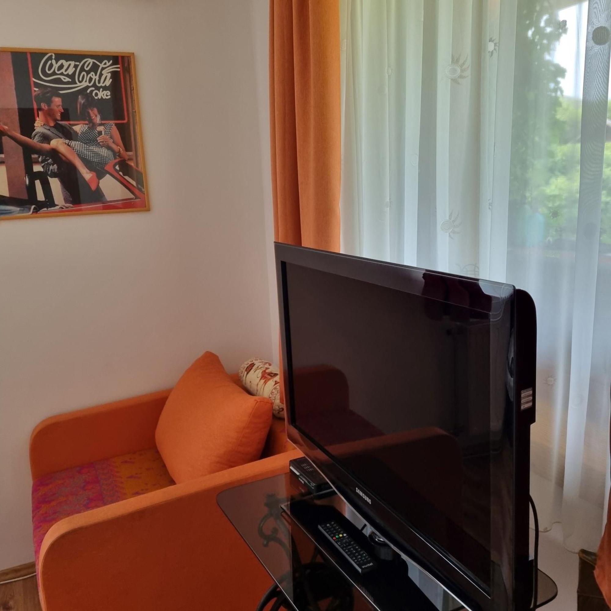Kertvarosi Apartman Tiszaújváros Buitenkant foto