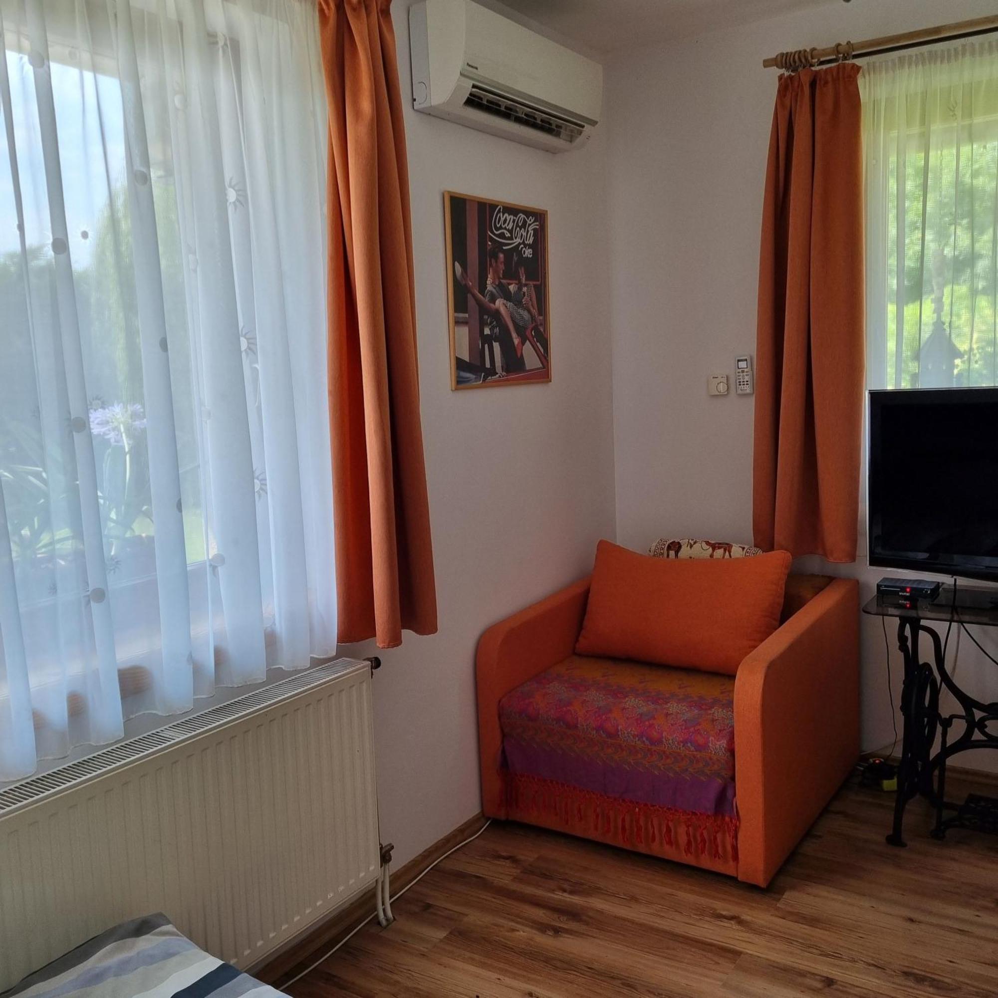 Kertvarosi Apartman Tiszaújváros Buitenkant foto