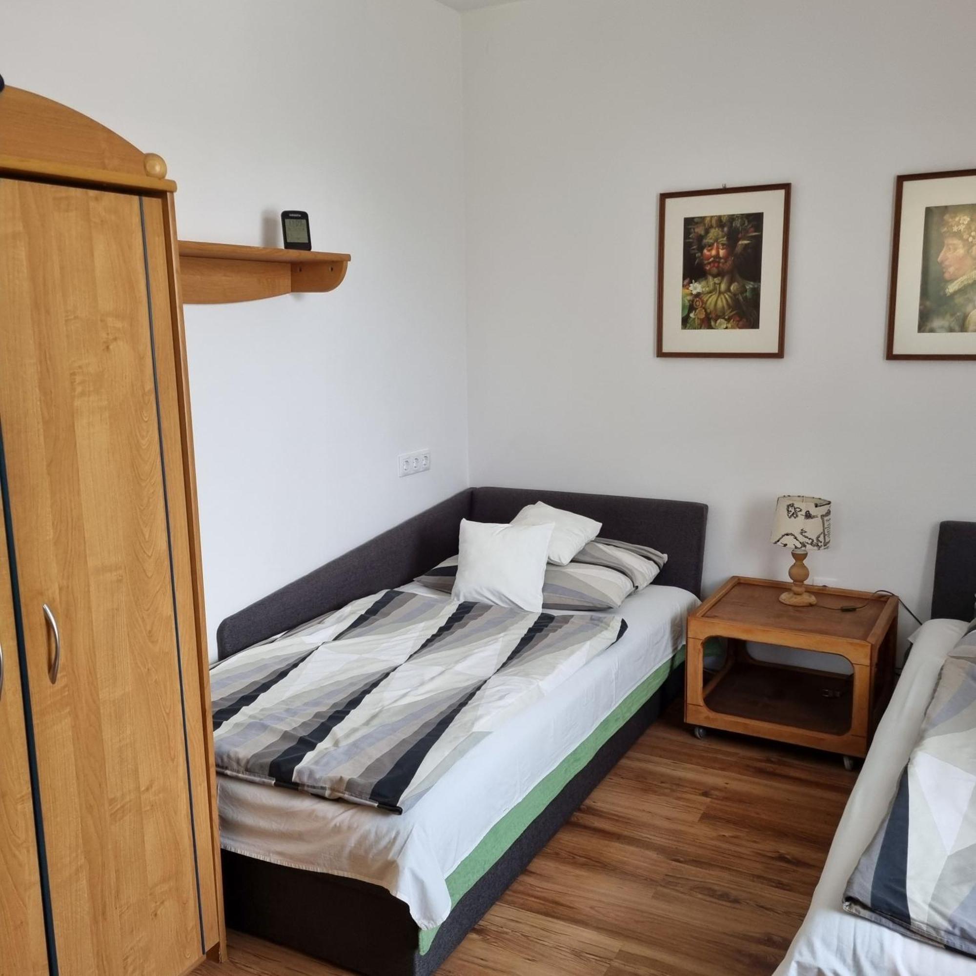 Kertvarosi Apartman Tiszaújváros Buitenkant foto