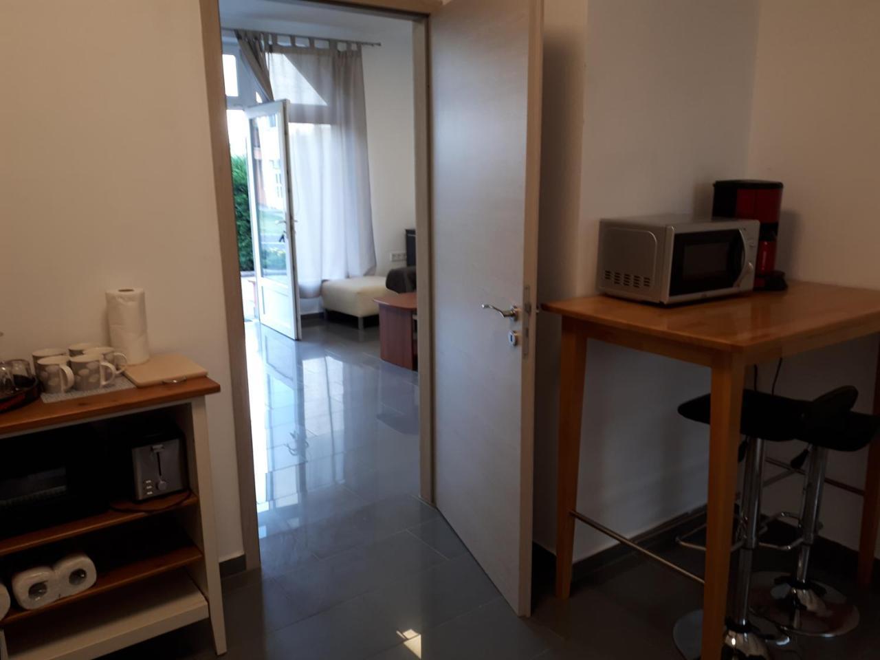 Kertvarosi Apartman Tiszaújváros Buitenkant foto